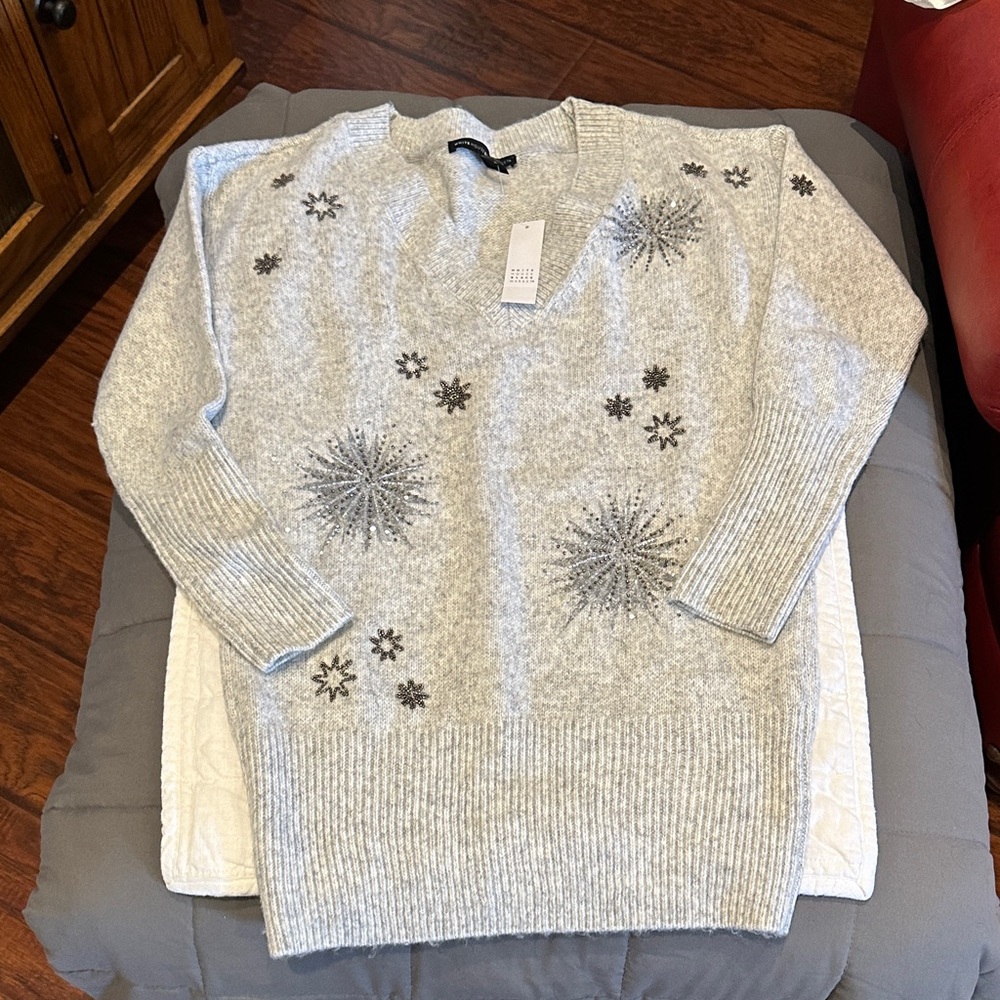 White House Black Market tunic Sweater with sequined Holiday/winter Design - Picture 1 of 4